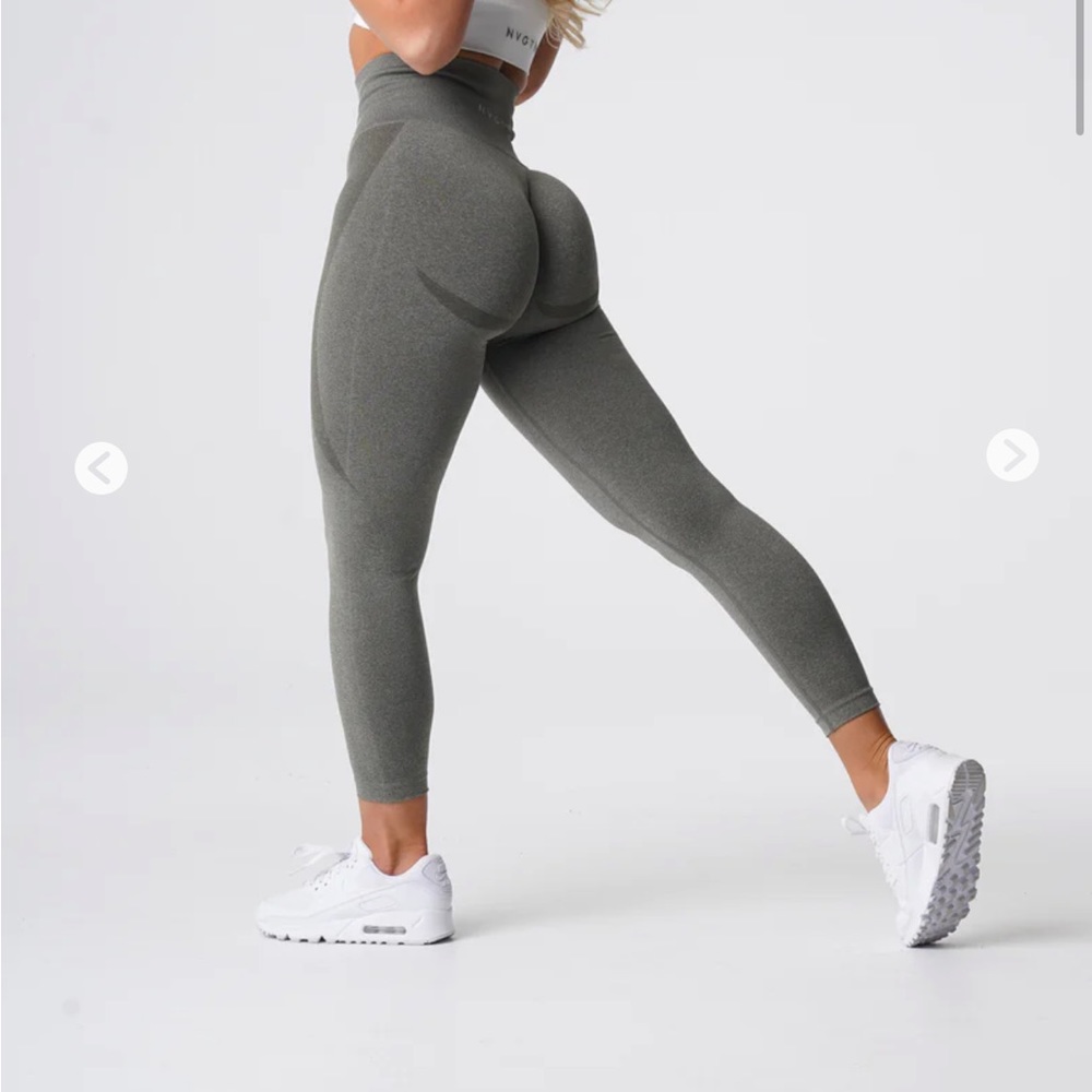 NVGTN Khaki green Contour Seamless size small
